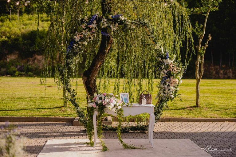 Ao organizar cerimônia ao ar livre, pense nos detalhes.